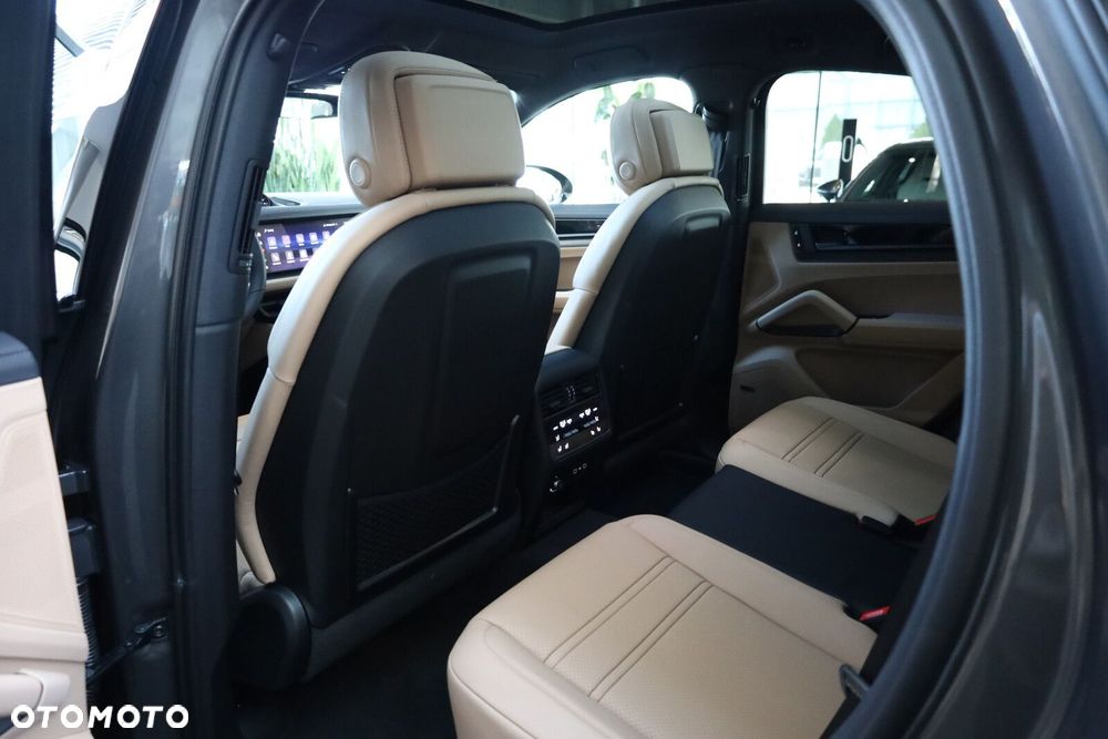 Porsche Cayenne - 19