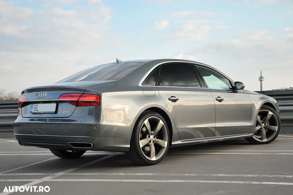Audi A8 - 12