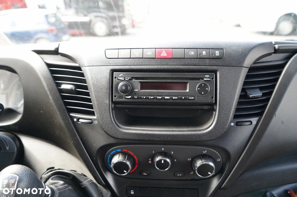 Iveco DAILY 35-150 / KONTENER 4,2 M / WINDA-750kg / BLIŹNIAK DMC: 3500 KG - 27