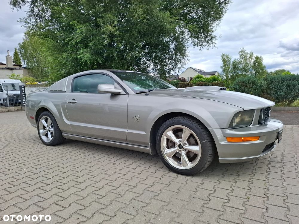 Ford Mustang - 8