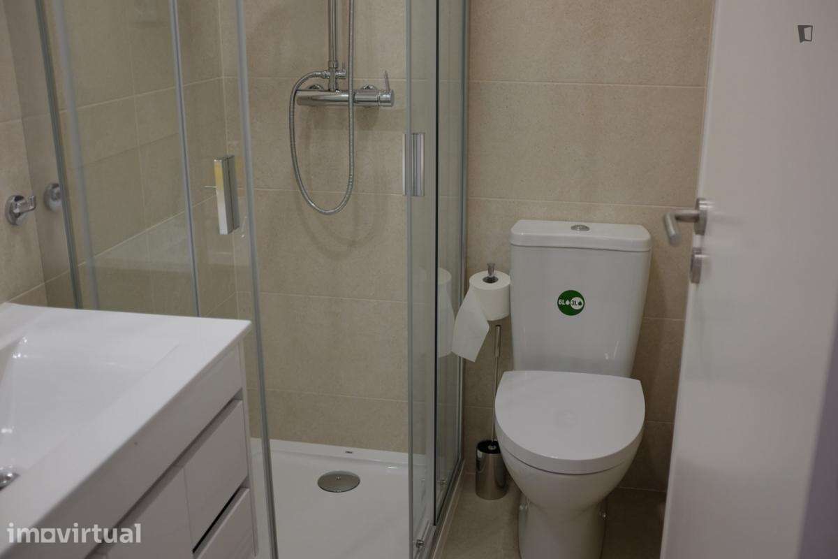 Quarto - localizado em Carcavelos Lisbon - Grande imagem: 5/8