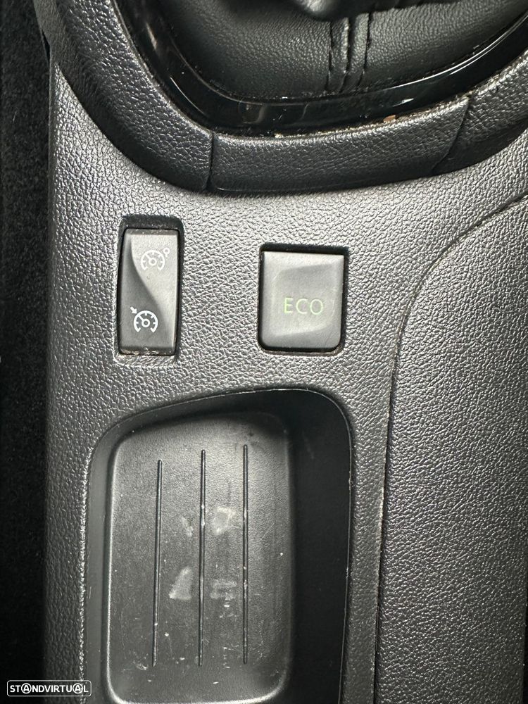 Renault Clio 0.9 TCe Limited Bi-Fuel - 25