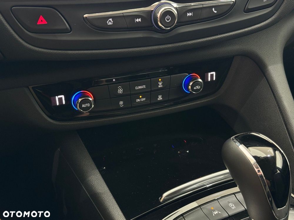 Opel Insignia 1.5 T Innovation S&S - 24