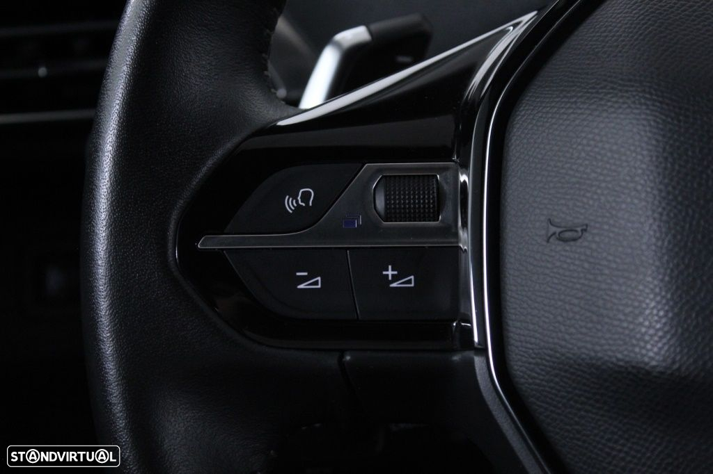 Peugeot 5008 1.2 PureTech Allure Pack EAT8 - 22