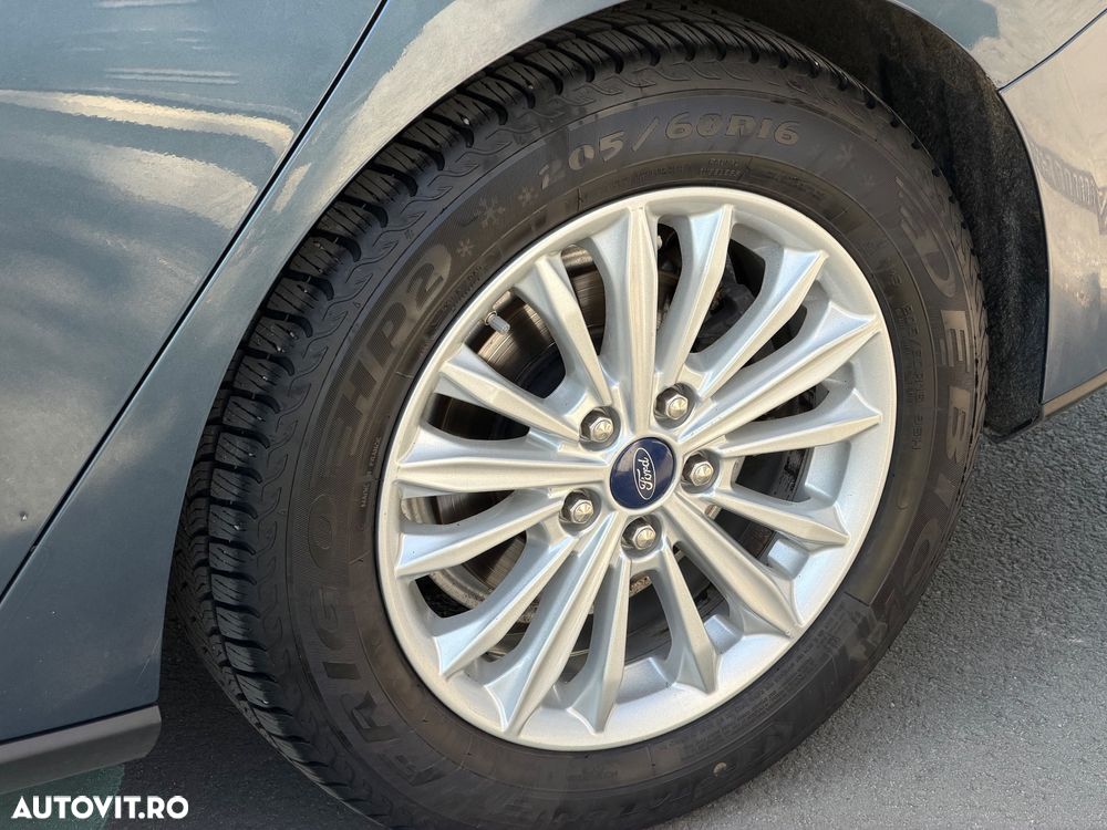 Ford Focus 1.5 TDCi Powershift Titanium - 35