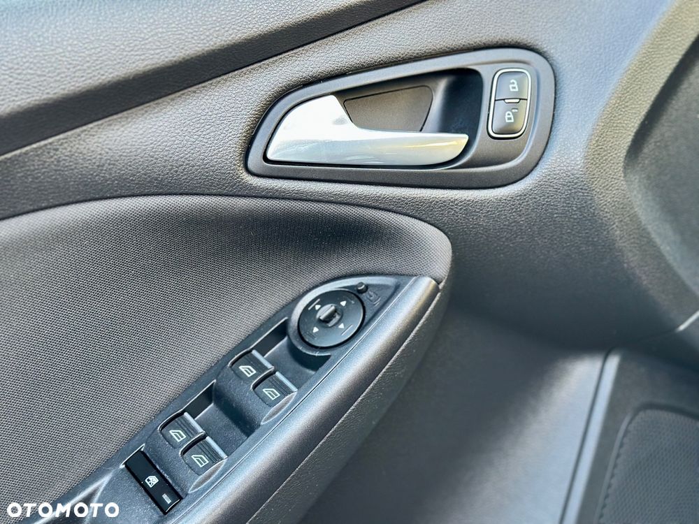 Ford Focus 1.0 EcoBoost Active Business - 18