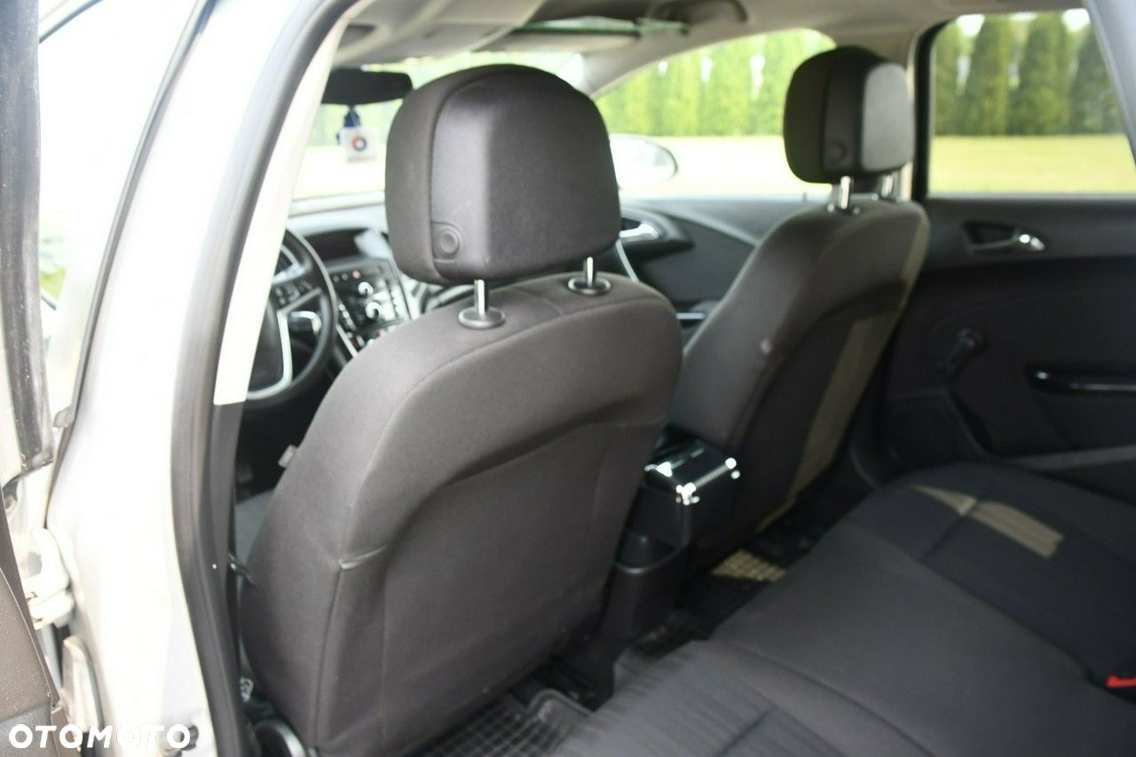 Opel Astra - 16