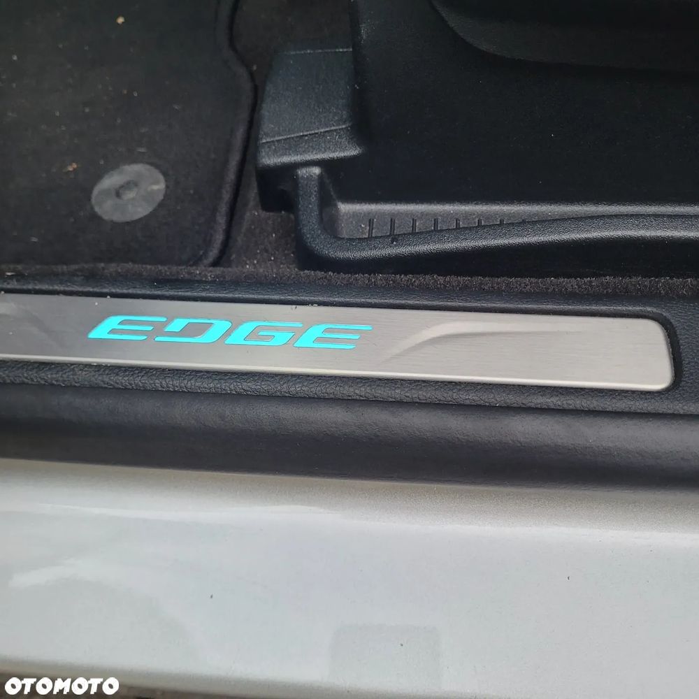Ford Edge - 12