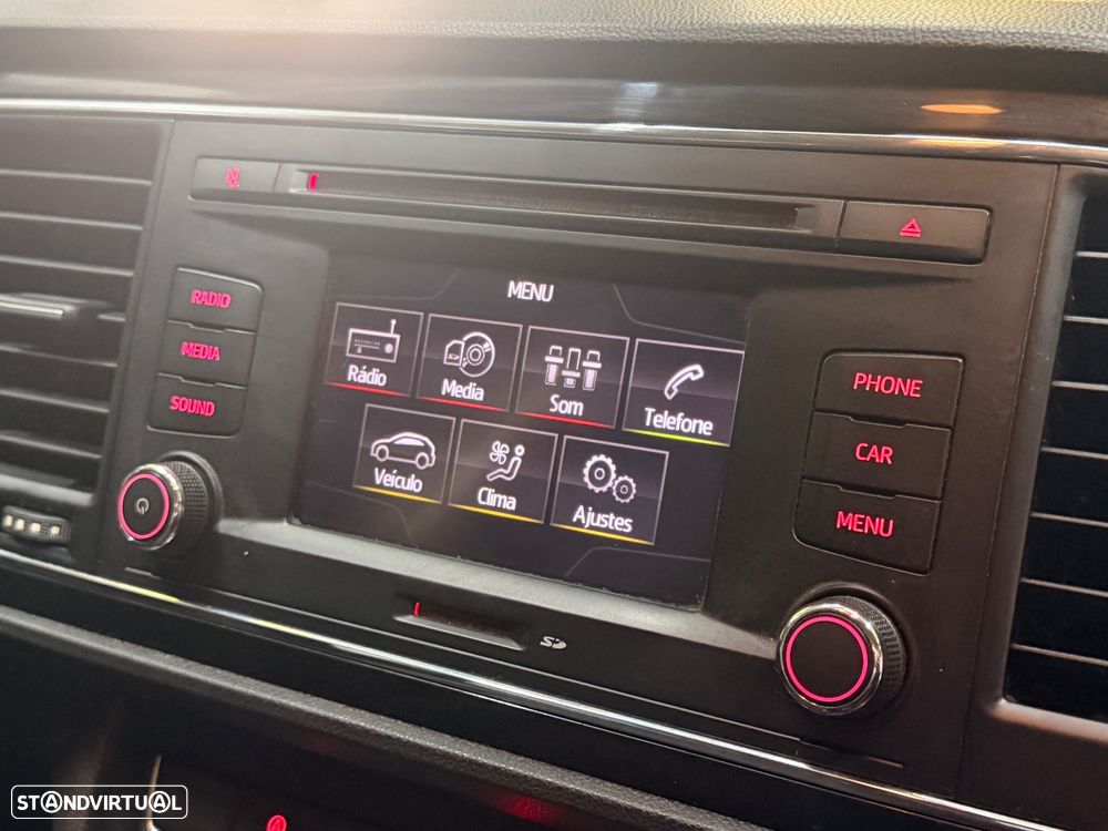 SEAT Leon 1.6 TDI DPF S&S Style - 23