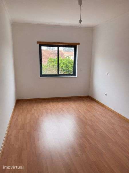 Arrenda T2 centro Cantanhede - Grande imagem: 2/11