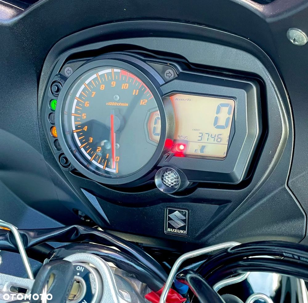 Suzuki GSX - 8