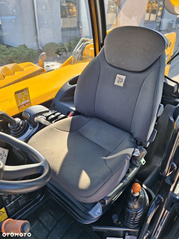 JCB 560-80 AGRI PLUS - 7