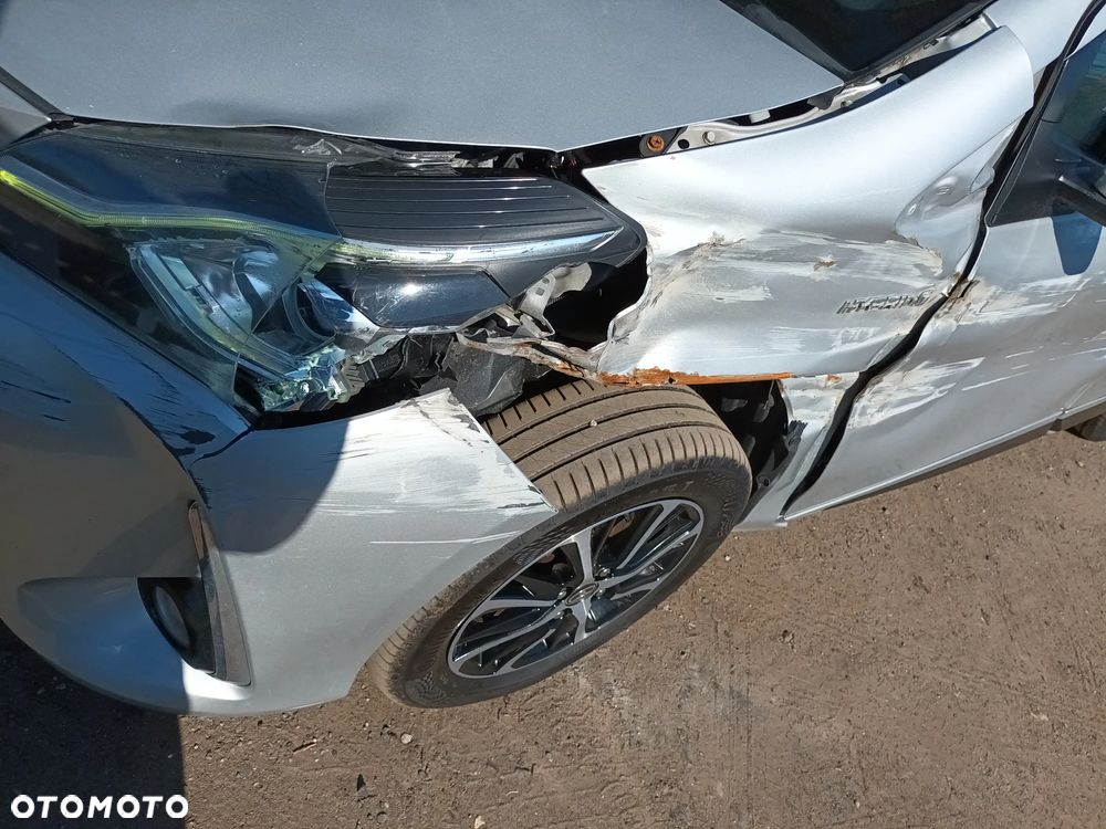 Toyota Yaris Hybrid 100 Active - 26