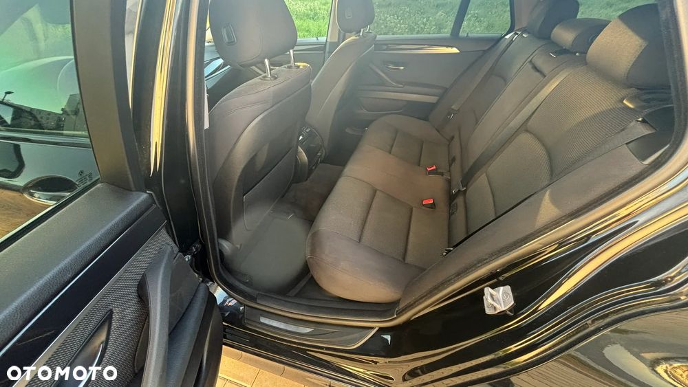 BMW Seria 5 530d xDrive Sport-Aut - 11