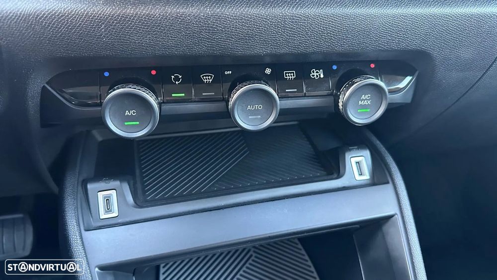 Citroën C4 X 1.2 PureTech Plus EAT8 - 14