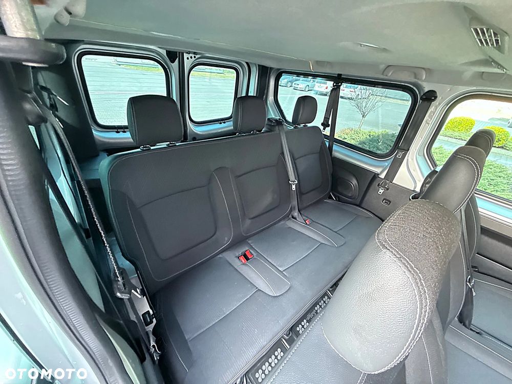 Renault Trafic Grand 2.0 dCi - 19