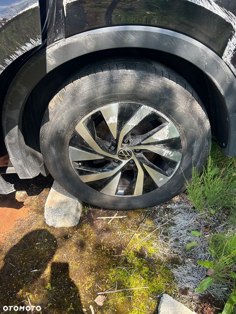 Volkswagen Tiguan - 16