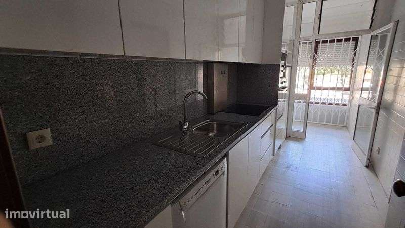 Apartamento T3 no Porto - Grande imagem: 3/12