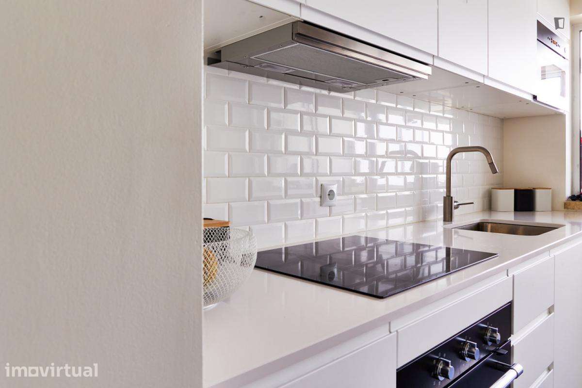Quarto - localizado em Algés Lisbon - Grande imagem: 2/29