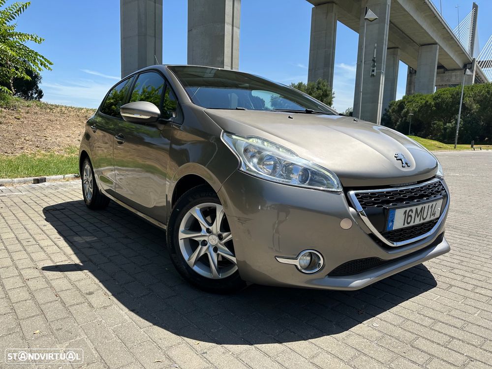 Peugeot 208 1.4 HDi Allure - 3