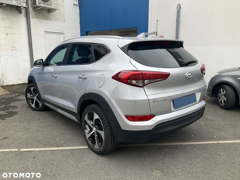 Hyundai Tucson 1.7 CRDI BlueDrive Style 2WD - 8