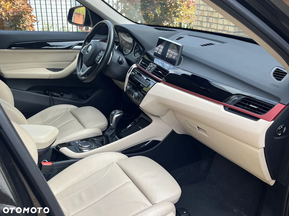 BMW X1 xDrive20i - 11