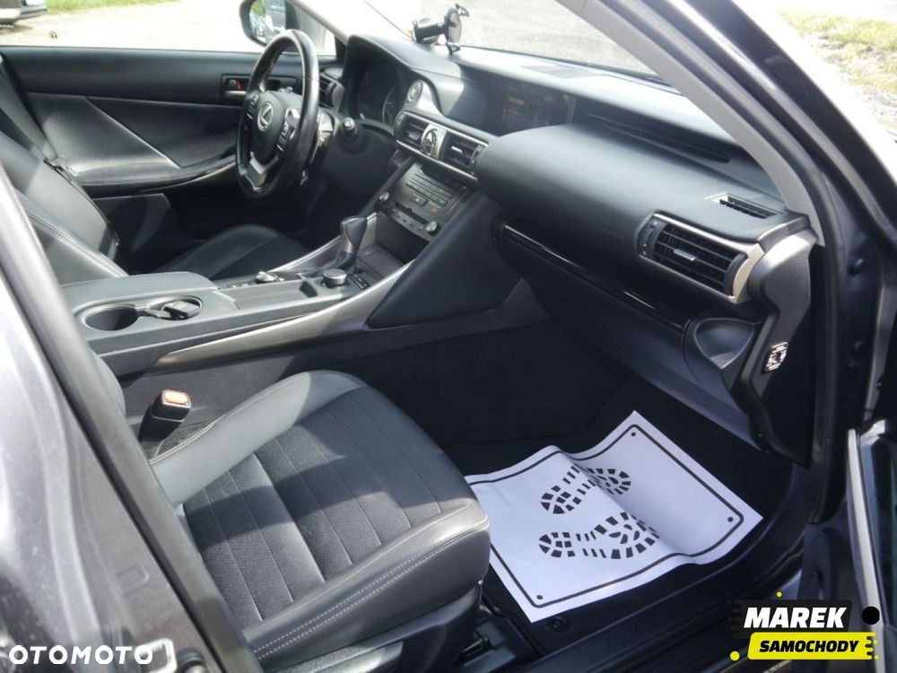 Lexus IS - 22