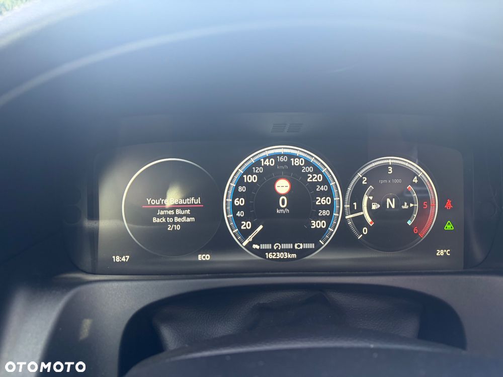 Jaguar XF 3.0 TDV6 R-Sport - 9