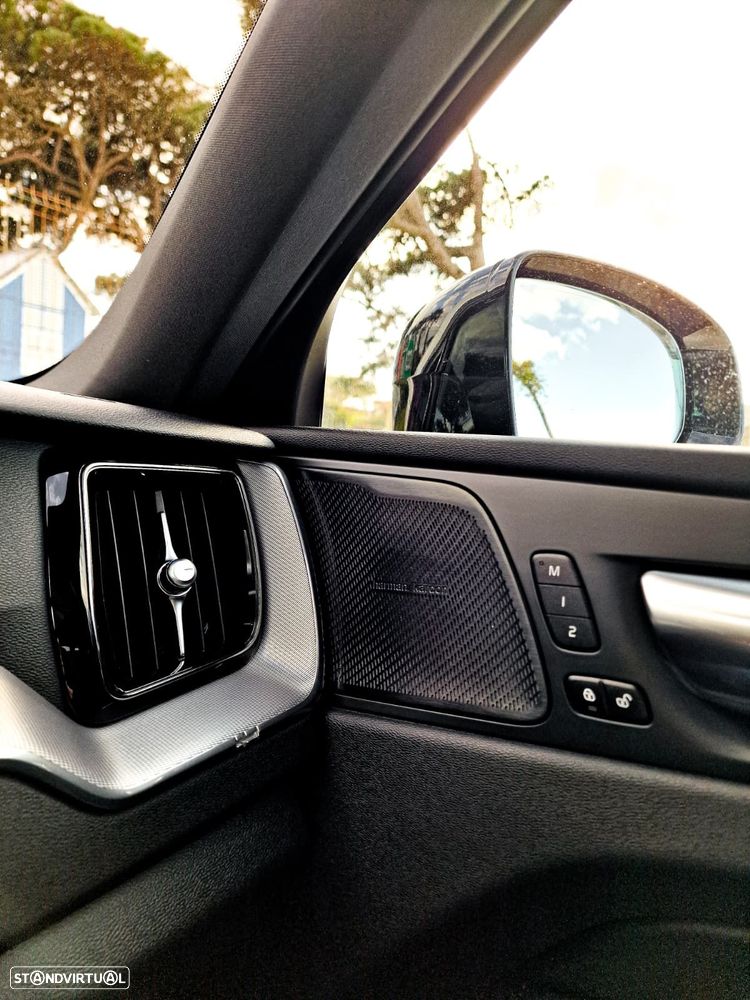 Volvo XC 60 2.0 T6 PHEV R-Design AWD - 6