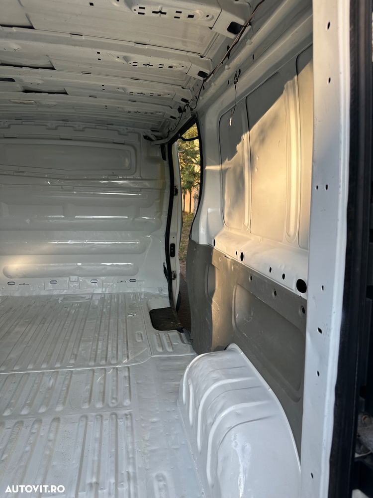 Renault Trafic - 7
