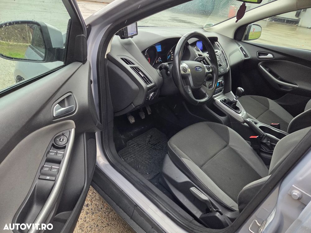 Ford Focus 1.6 TDCi DPF SYNC Edition - 9