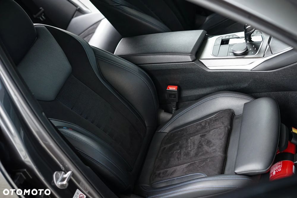 BMW Seria 3 330i M Sport sport - 33