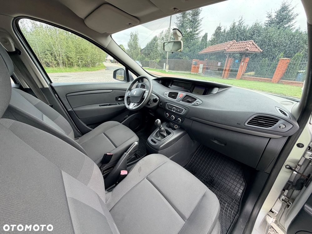 Renault Scenic 1.5 dCi FAP eco - 31
