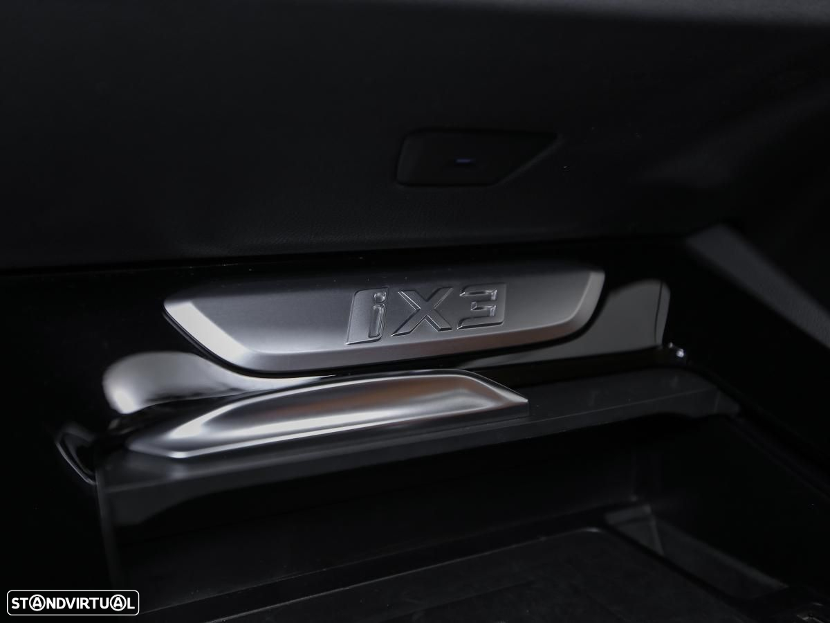 BMW iX3 - 28