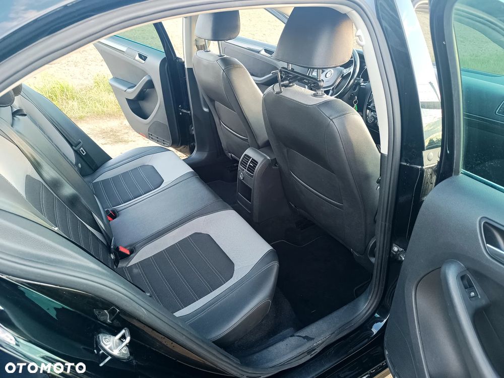 Volkswagen Jetta 2.0 TDI DPF BMT Highline - 15