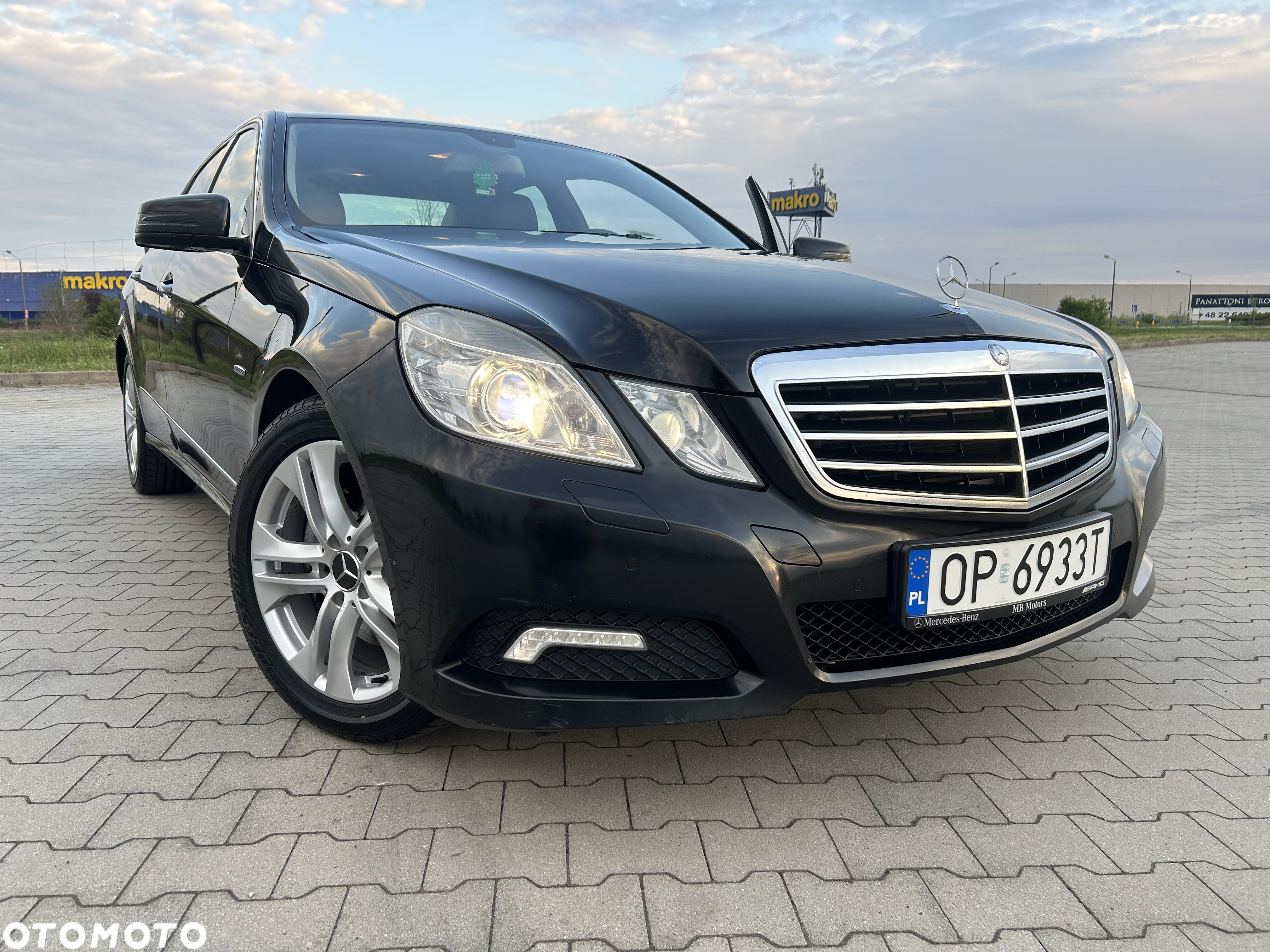 Mercedes-Benz Klasa E 350 CDI BlueEff Avantgarde - 2