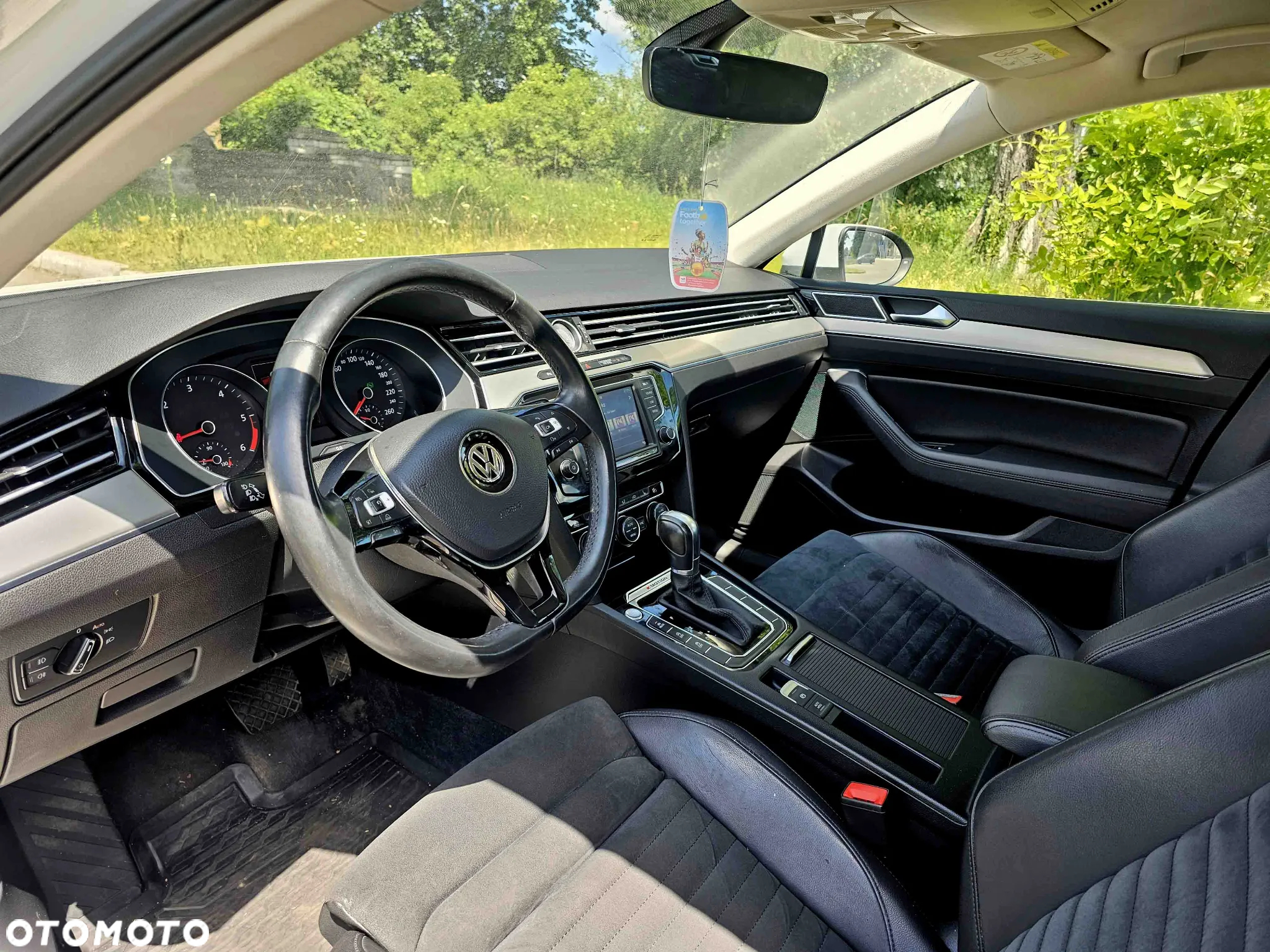 Volkswagen Passat Variant 2.0 TDI SCR 4Motion DSG Highline - 14