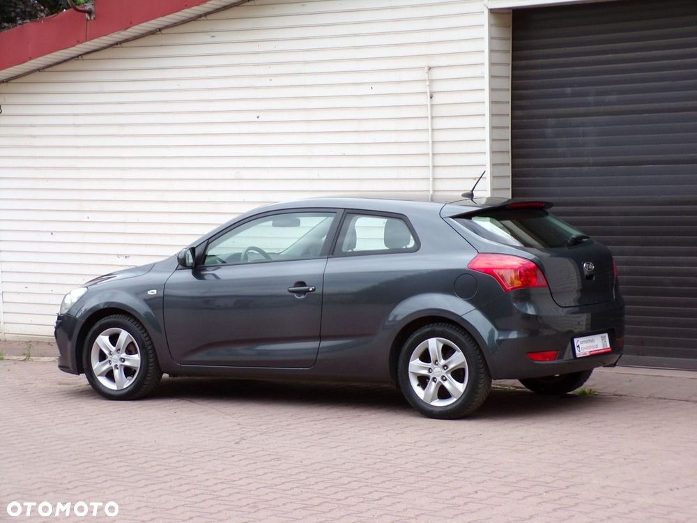 Kia ProCeed - 11