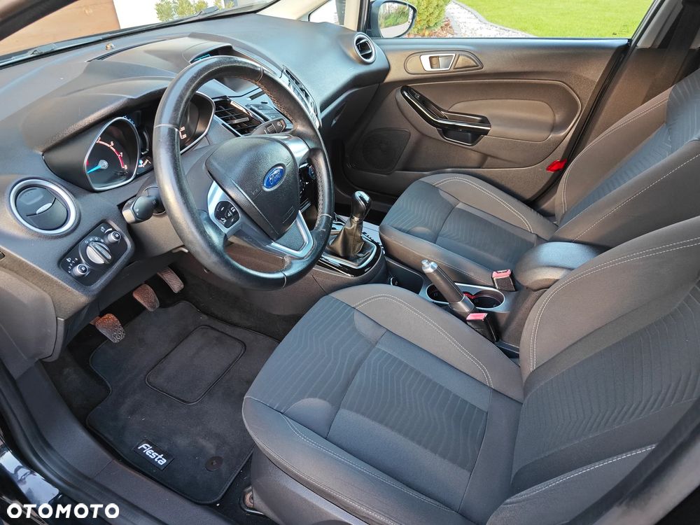 Ford Fiesta - 24