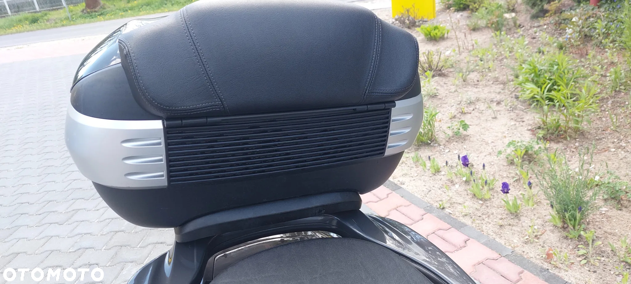 Piaggio X10 - 4