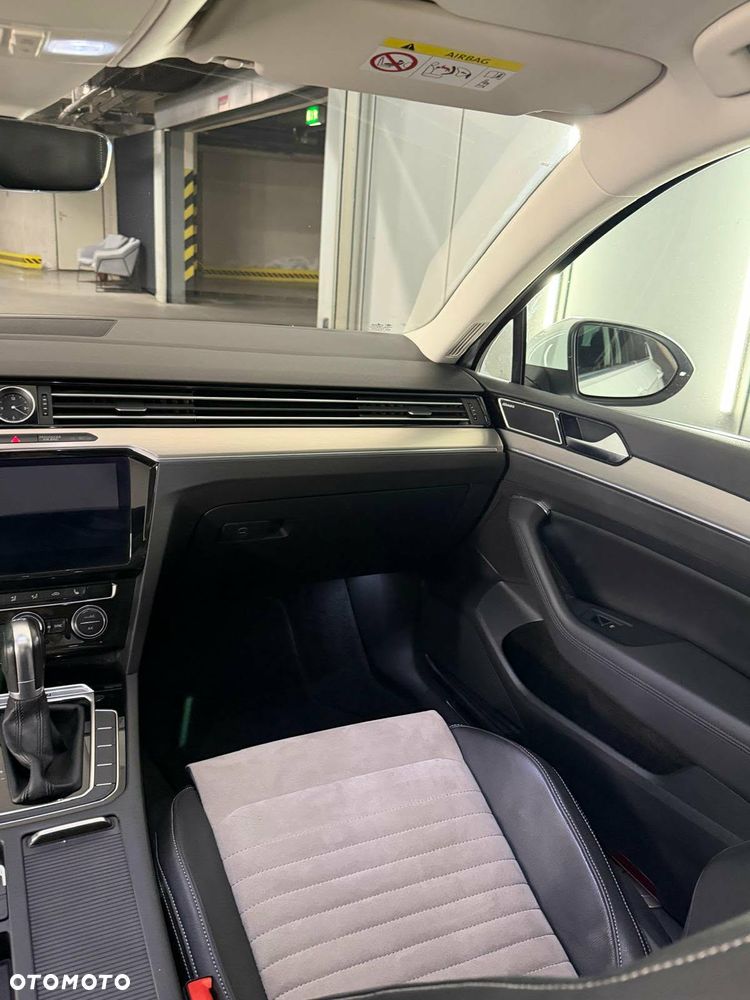 Volkswagen Passat - 12