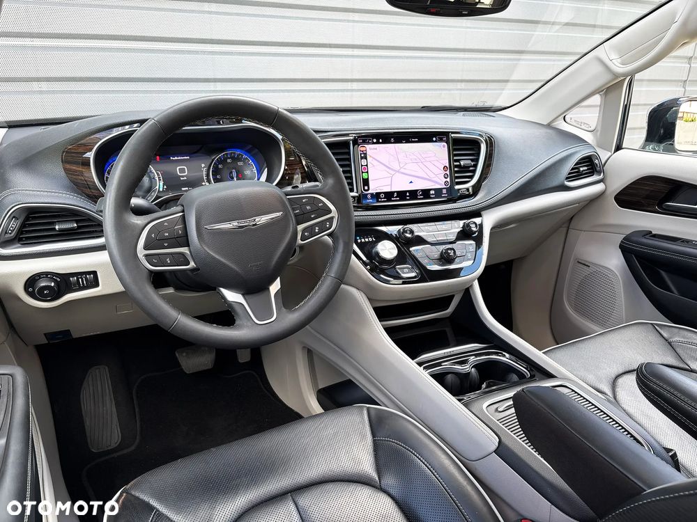 Chrysler Pacifica - 18