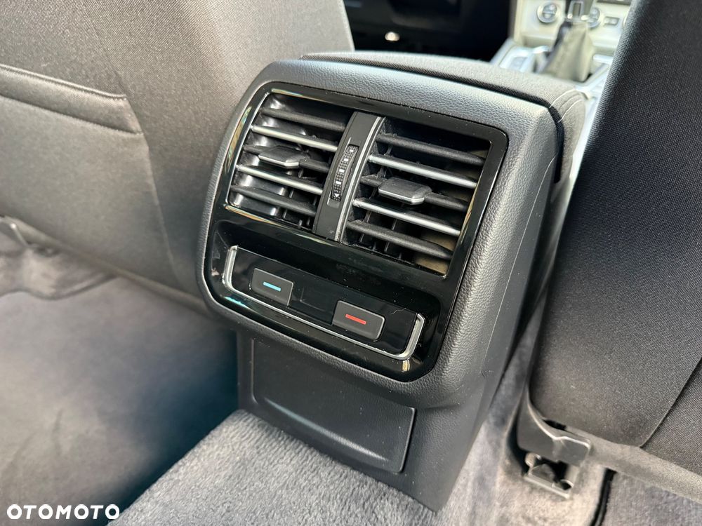 Volkswagen Passat Variant 1.6 TDI (BlueMotion Technology) Comfortline - 11