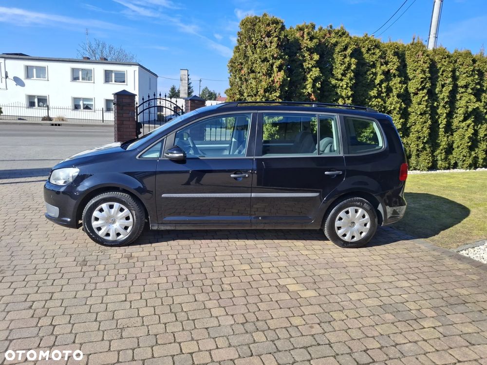 Volkswagen Touran - 4
