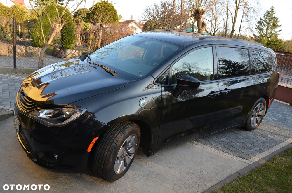 Chrysler Pacifica - 4