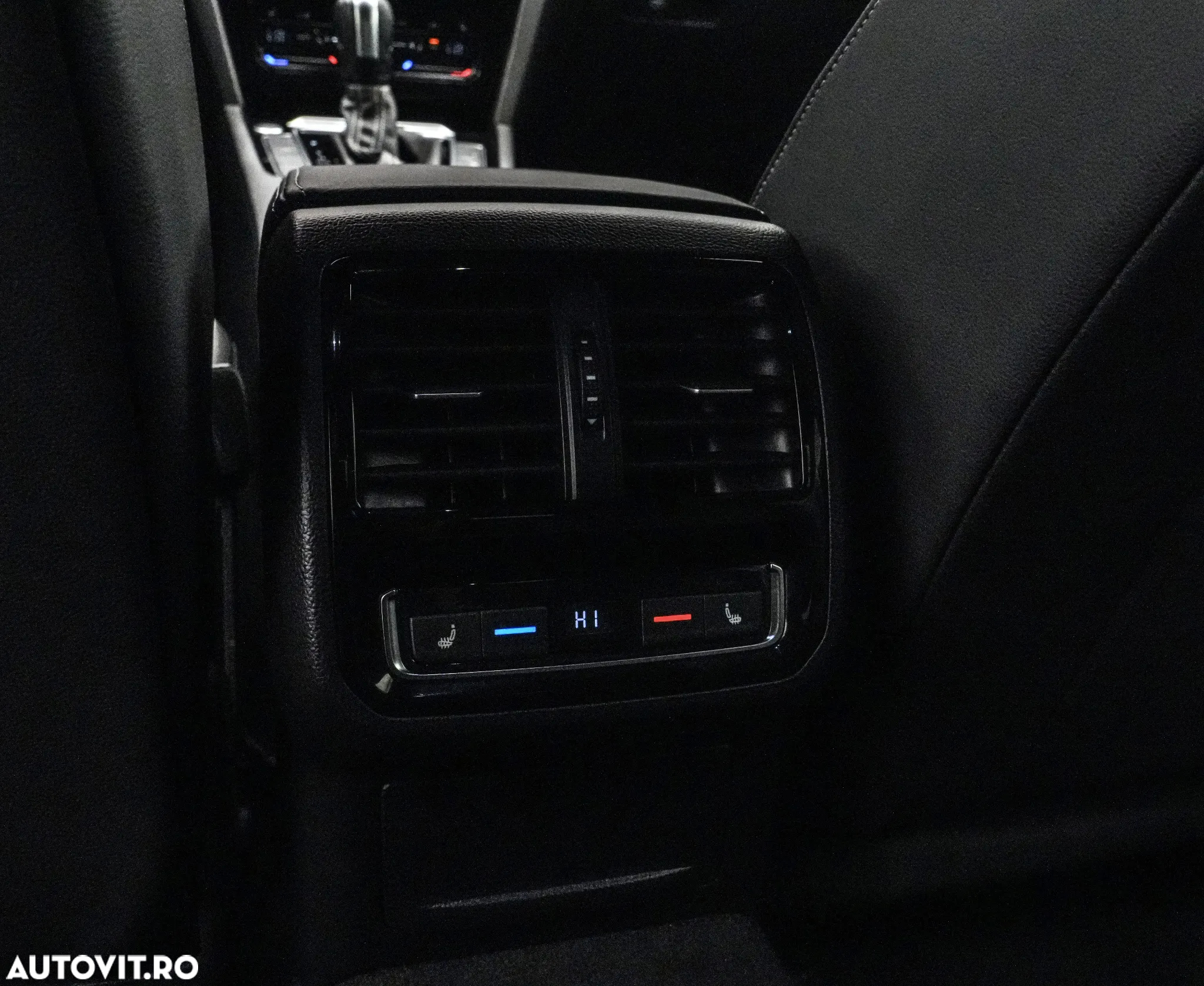 Volkswagen ARTEON 2.0 TDI 4Motion DSG R-Line - 28