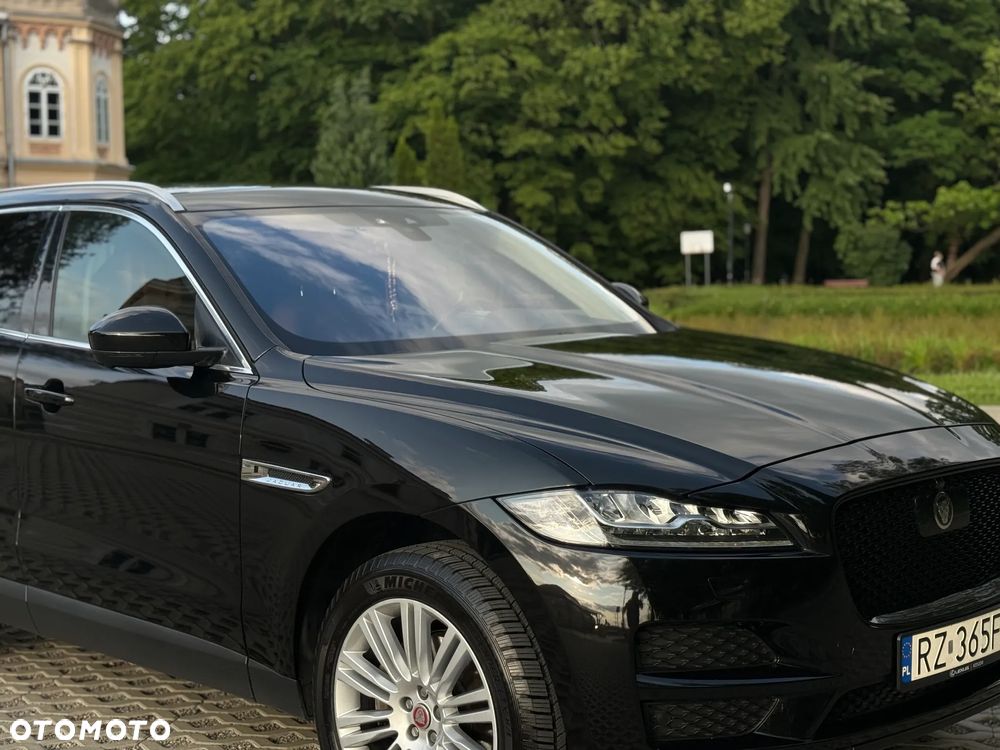 Jaguar F-Pace 30t AWD Portfolio - 9