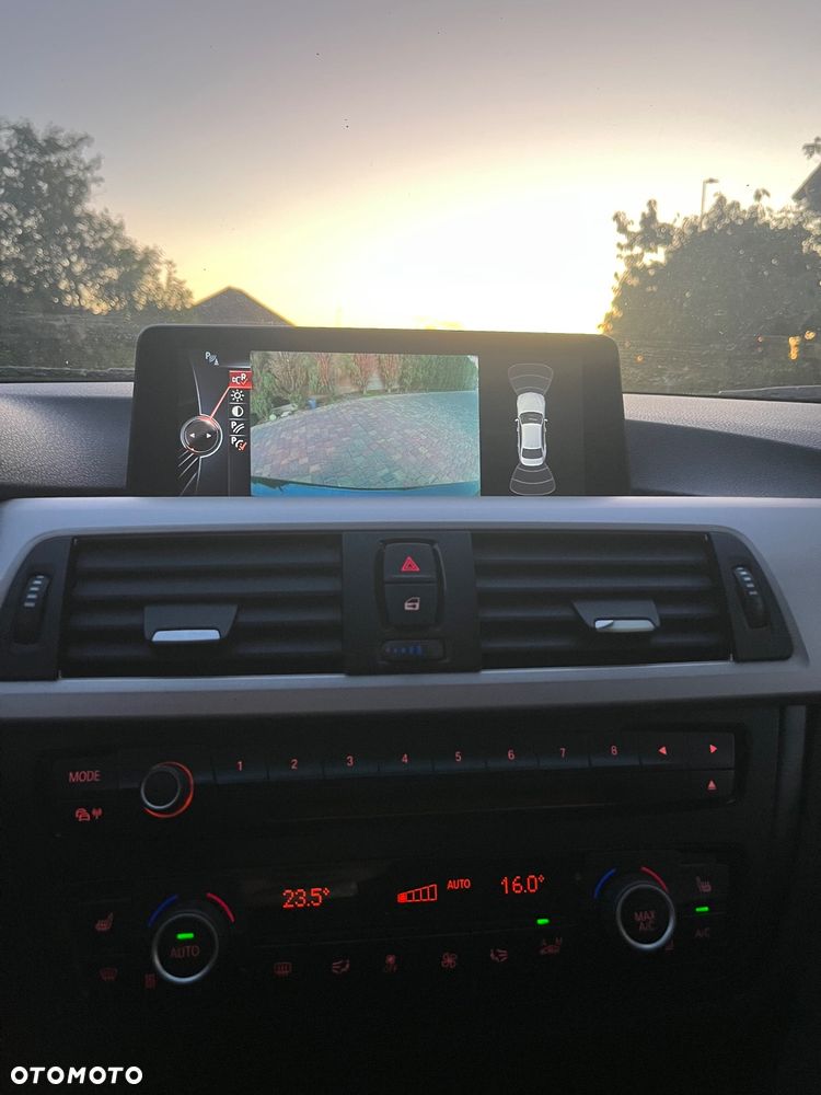 BMW Seria 3 318d Sport Line - 10