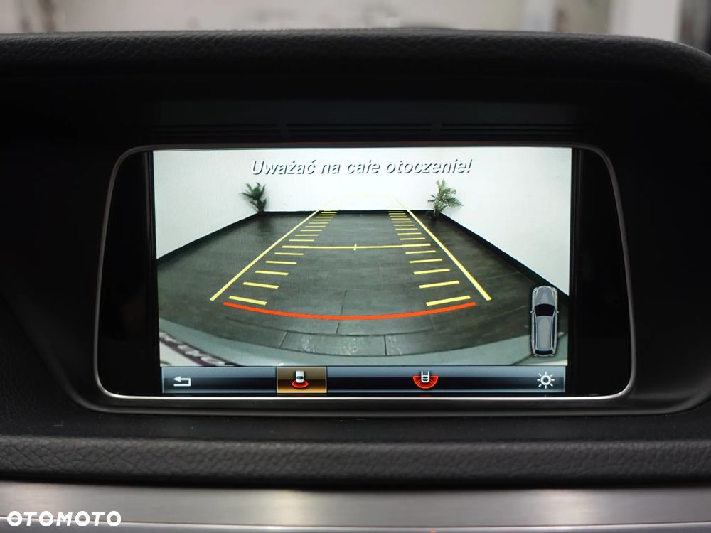 Mercedes-Benz Klasa E ver-220-t-bluetec-blueefficiency-edition-9g--tronic - 33