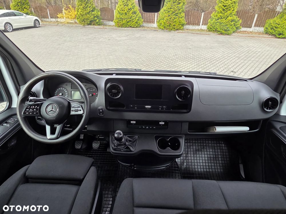 Mercedes-Benz Sprinter - 27